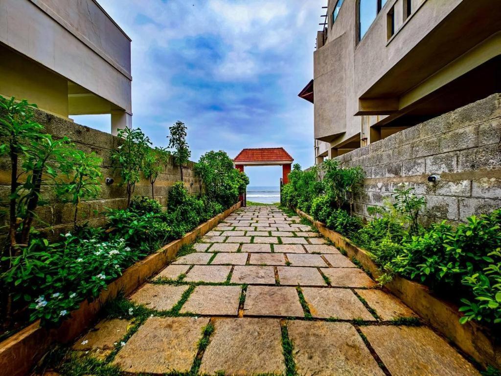 Royal Experiences Buddha Sea View Villa, Mutukadu Ecr *